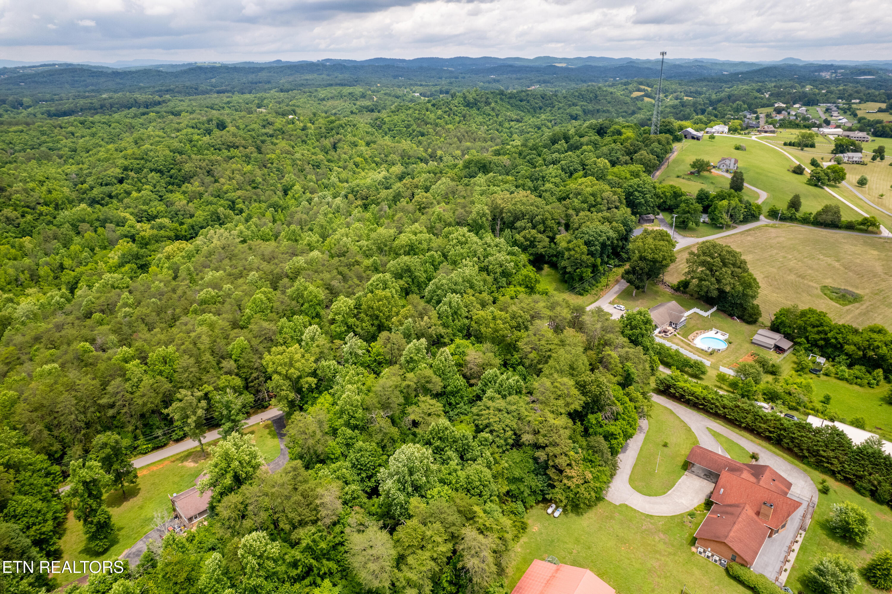 2353 Dave Smith Road Kodak, TN 37764 - Photo 11 of 15 2353DaveSmithRd-15