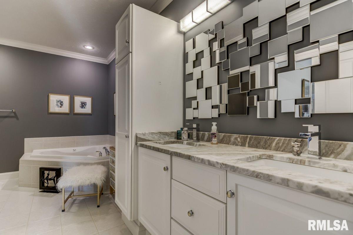 4913 Eagle Crest Court Springfield, IL 62711 - Photo 17 of 36 Gallery Image 17