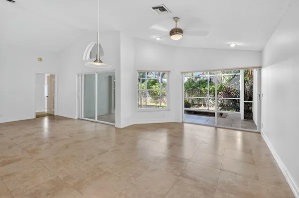 $429,000 | 9914 Harbour Lake Circle, Boynton Beach, FL 33437