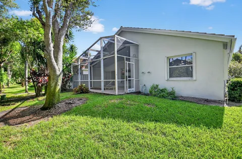 $429,000 | 9914 Harbour Lake Circle, Boynton Beach, FL 33437