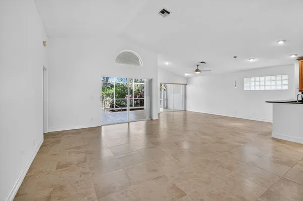 $429,000 | 9914 Harbour Lake Circle, Boynton Beach, FL 33437