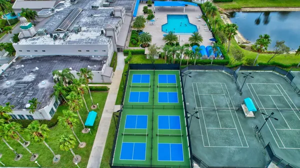 $429,000 | 9914 Harbour Lake Circle, Boynton Beach, FL 33437