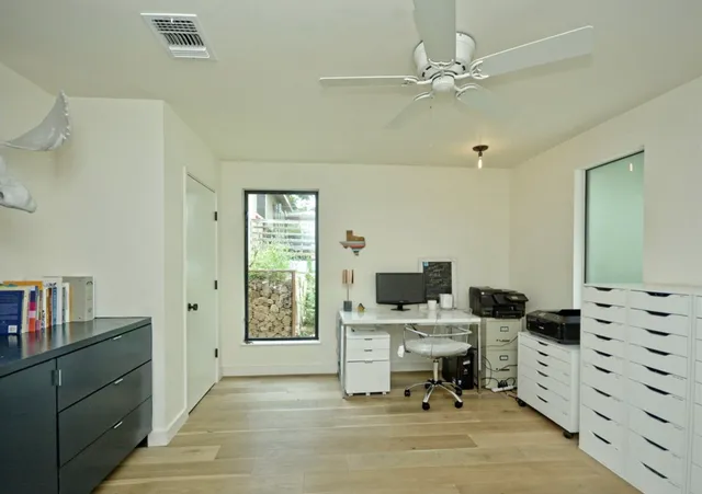 $5,200 | 2308 1/2 East 9th Street, Austin, TX 78702