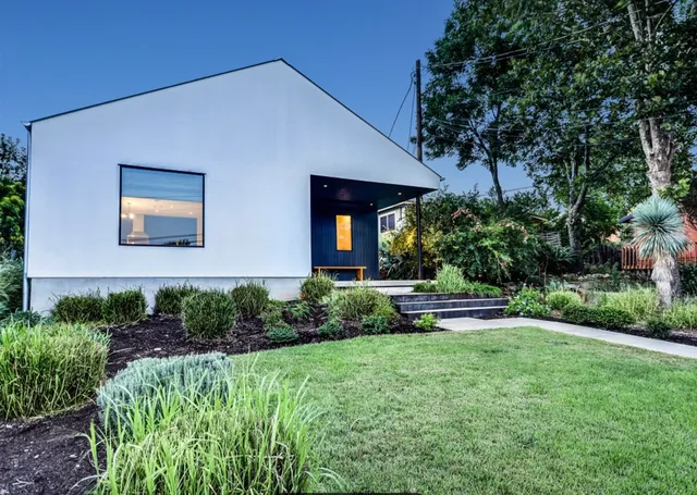 $5,200 | 2308 1/2 East 9th Street, Austin, TX 78702