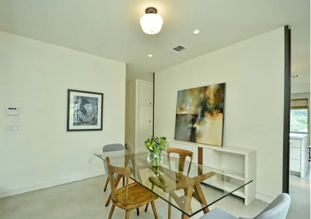 $5,200 | 2308 1/2 East 9th Street, Austin, TX 78702