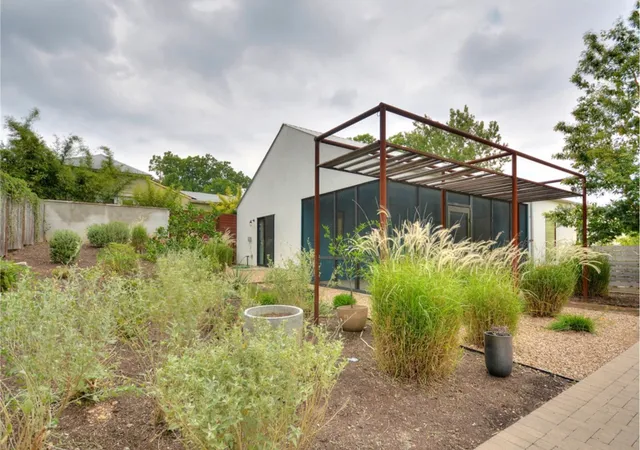 $5,200 | 2308 1/2 East 9th Street, Austin, TX 78702