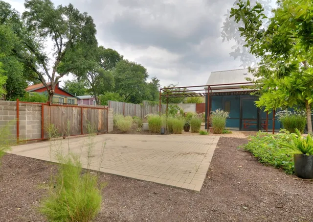 $5,200 | 2308 1/2 East 9th Street, Austin, TX 78702