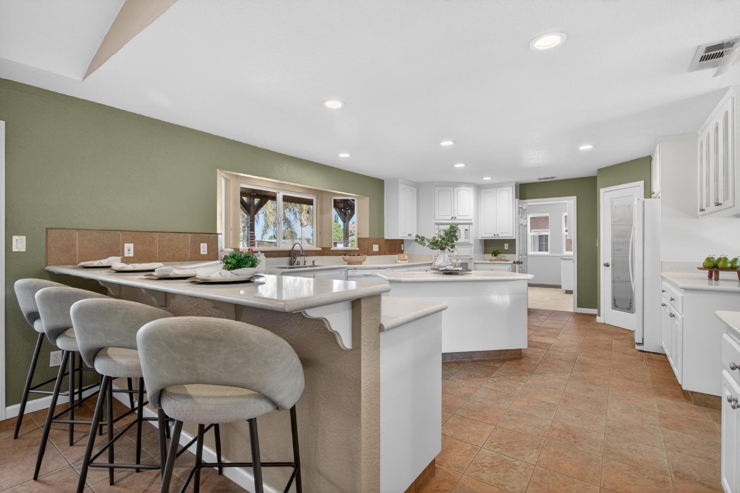 16237 Rancho Viejo Court Tracy, CA 95304 - Photo 9 of 64