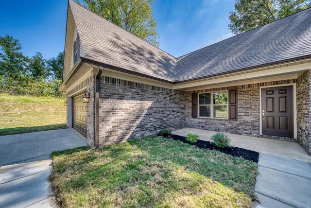 $299,400 | 109 Walnut Ridge, Ripley, TN 38063