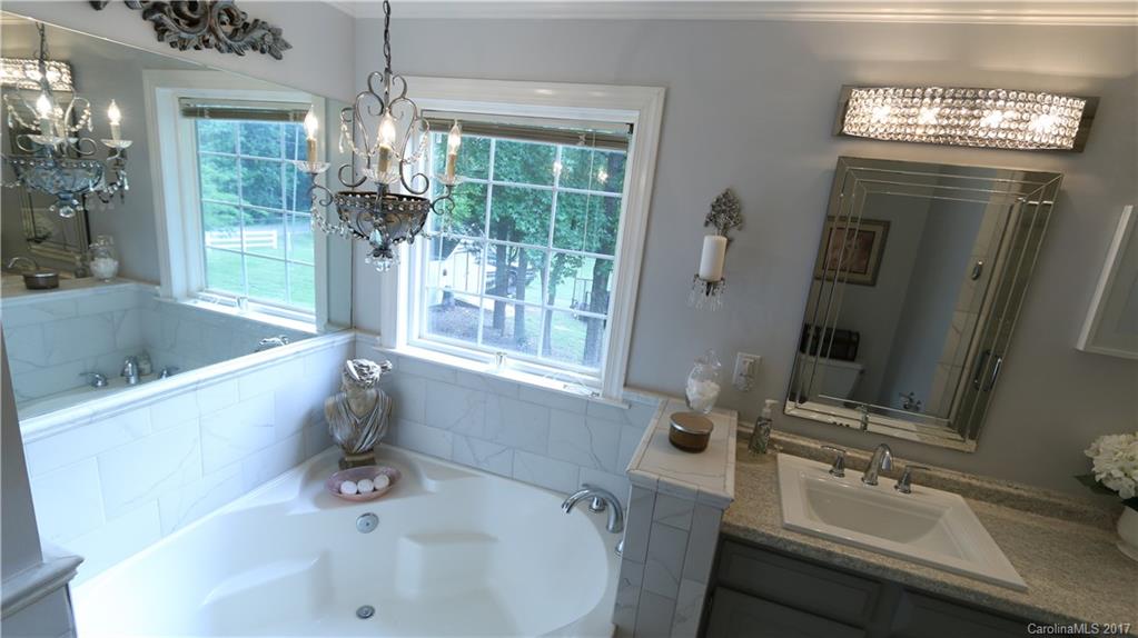 4517 Grove Road Charlotte, NC 28216 - Photo 12 of 24 Gallery Image 12