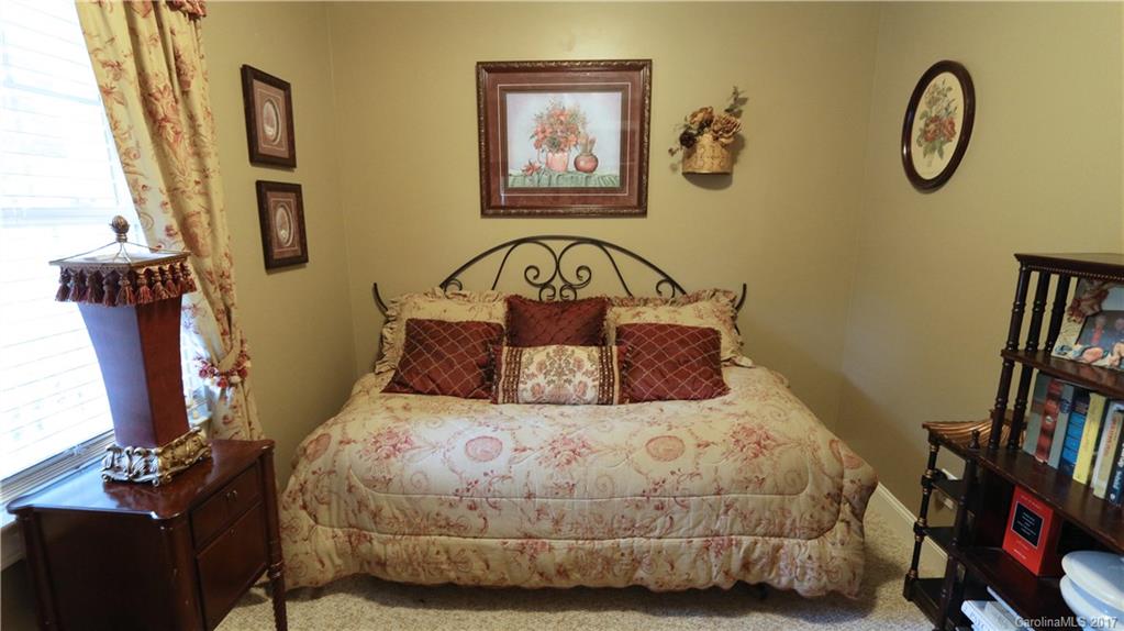 4517 Grove Road Charlotte, NC 28216 - Photo 13 of 24 Gallery Image 13