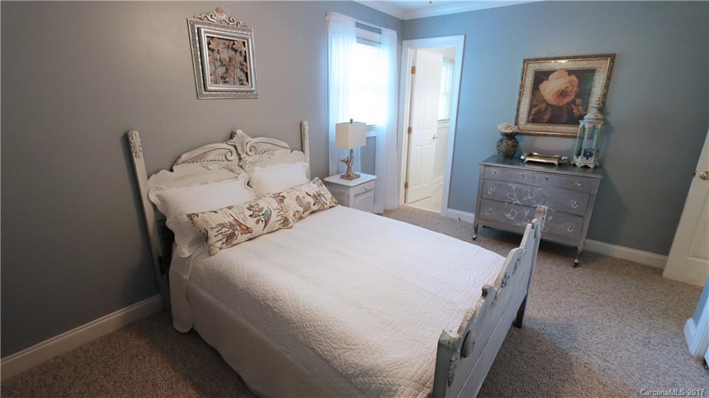 4517 Grove Road Charlotte, NC 28216 - Photo 15 of 24 Gallery Image 15