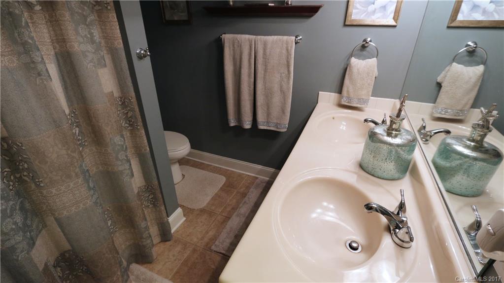 4517 Grove Road Charlotte, NC 28216 - Photo 16 of 24 Gallery Image 16