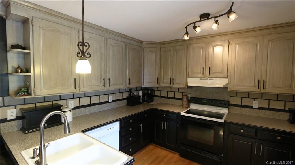 4517 Grove Road Charlotte, NC 28216 - Photo 4 of 24 Gallery Image 4