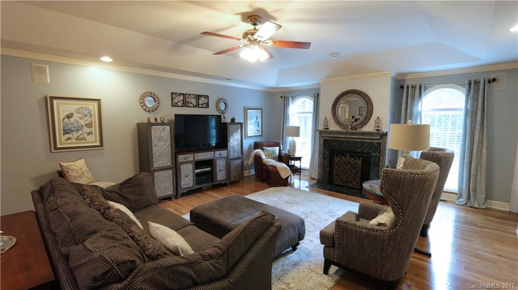 4517 Grove Road Charlotte, NC 28216 - Photo 8 of 24 Gallery Image 8