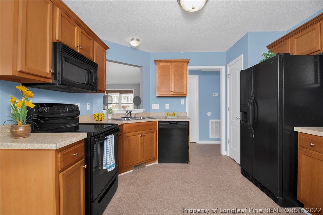 4413 Harborgate Road Hope Mills, NC 28348 - Photo 13 of 26 Gallery Image 13