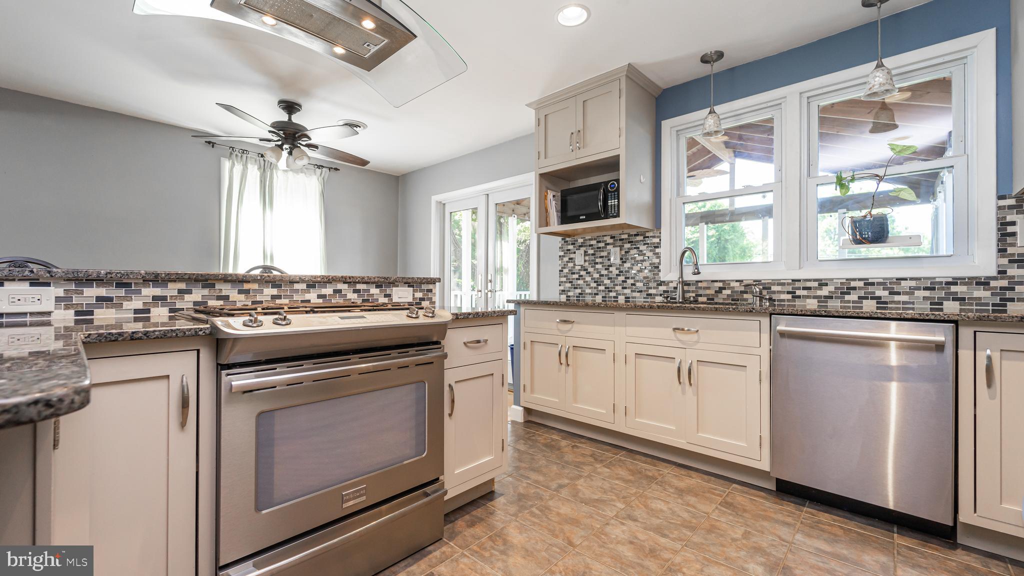1923 Clifden Road Catonsville, MD 21228 - Photo 12 of 29 Gallery Image 12