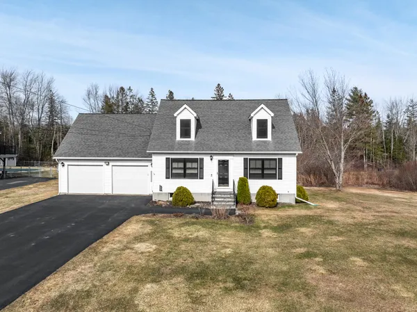 $389,900 | 32 Main Trail, Hampden, ME 04444