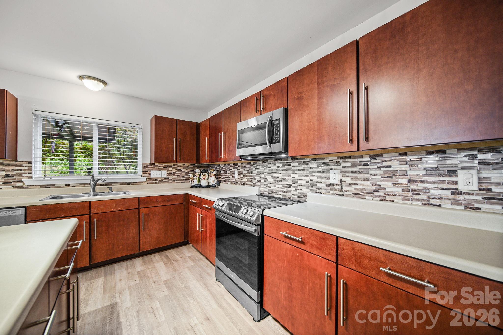 9220 Seamill Road Charlotte, NC 28278 - Photo 8 of 40 Gallery Image 8