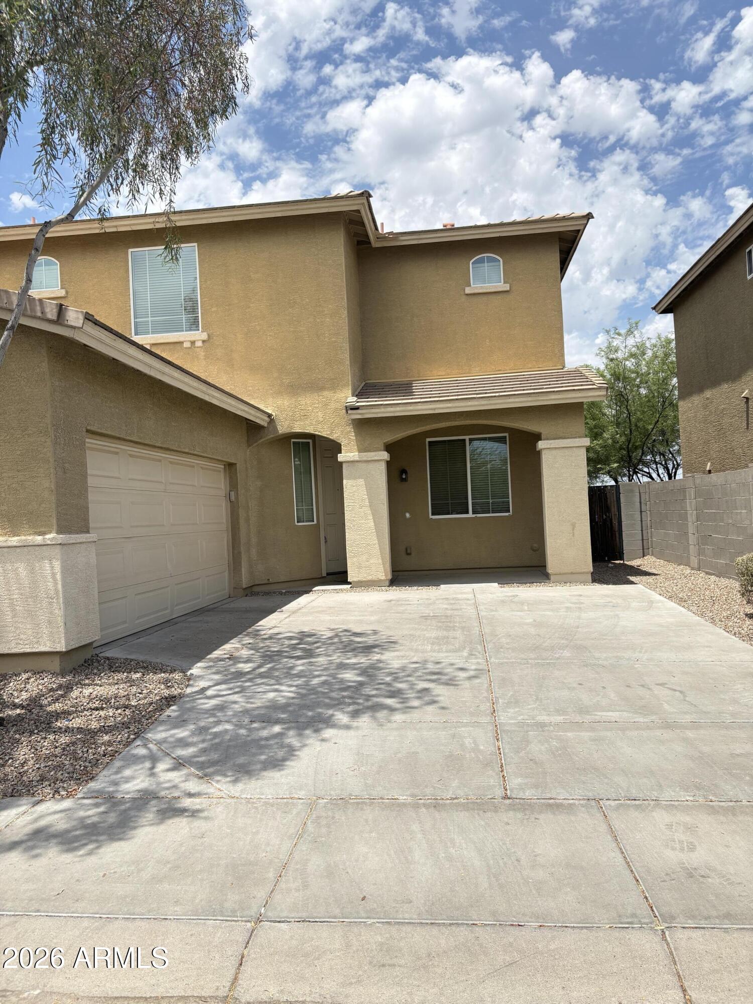 7516 South 27th Place Phoenix, AZ 85042 - Photo 3 of 40 IMG_4972