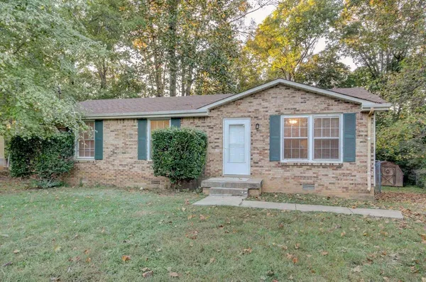 $1,330 | 398 Louise Lane, Clarksville, TN 37042