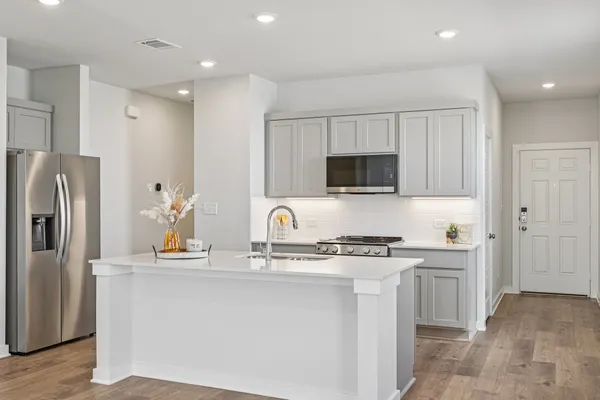 $2,100 | 113 Cutleaf, San Marcos, TX 78666