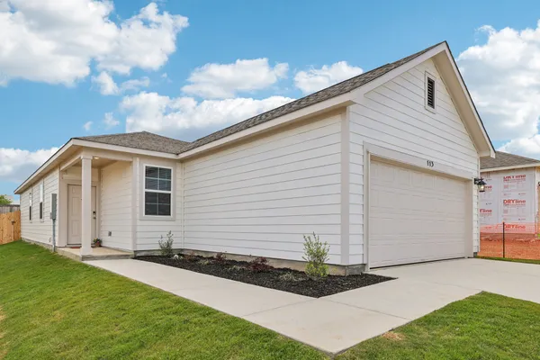 $2,100 | 113 Cutleaf, San Marcos, TX 78666