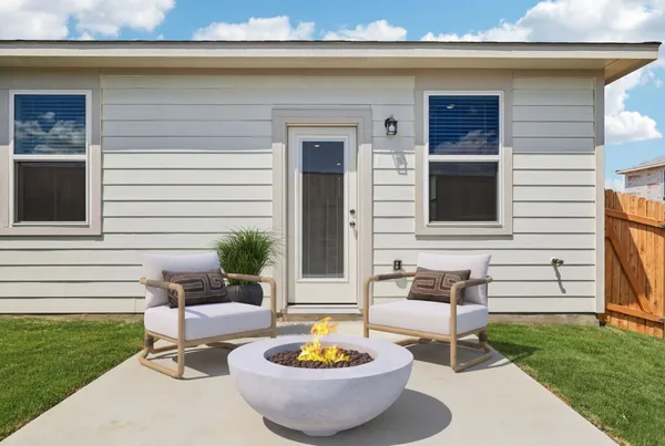 $2,100 | 113 Cutleaf, San Marcos, TX 78666