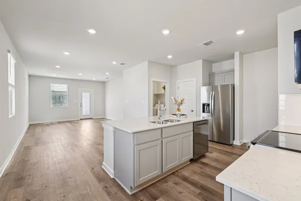 $2,100 | 113 Cutleaf, San Marcos, TX 78666