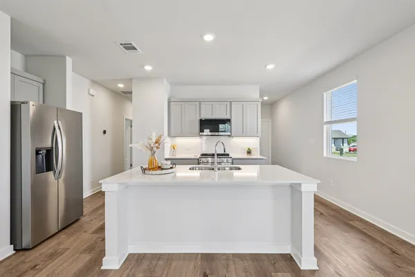 $2,100 | 113 Cutleaf, San Marcos, TX 78666