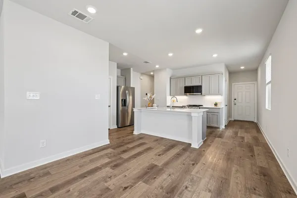 $2,100 | 113 Cutleaf, San Marcos, TX 78666