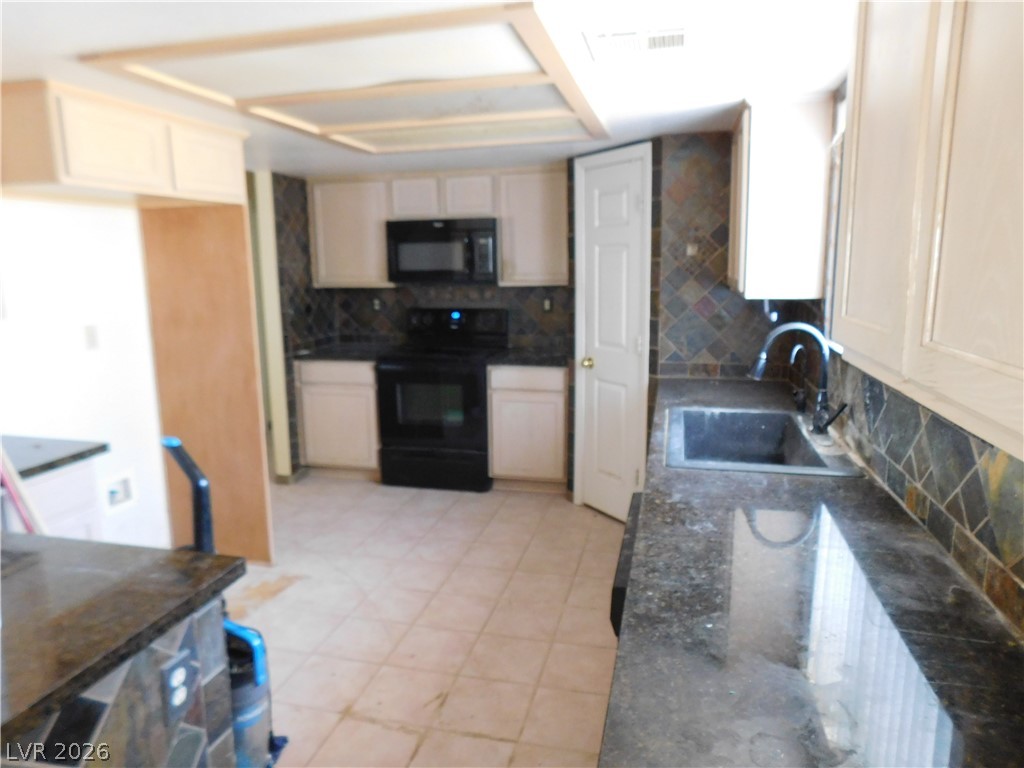 4760 McGraw Road Pahrump, NV 89061 - Photo 7 of 24 Kitchen