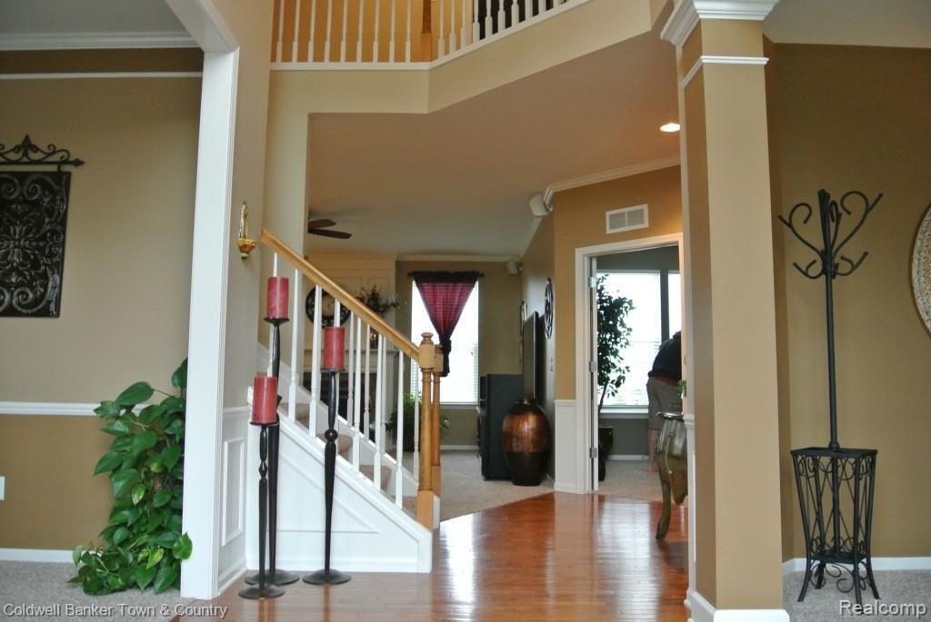 4245 Merriman Loop Howell, MI 48843 - Photo 5 of 40 2-story Entry