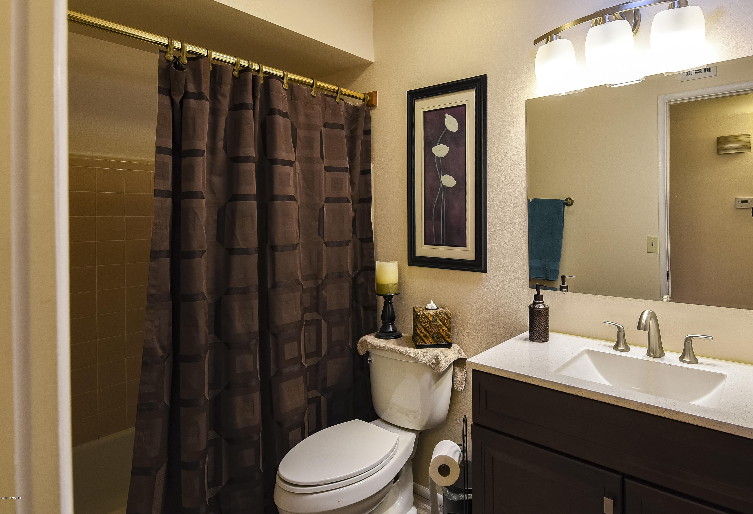 2435 East Lockett Road Flagstaff, AZ 86004 - Photo 17 of 25 Full Bathroom