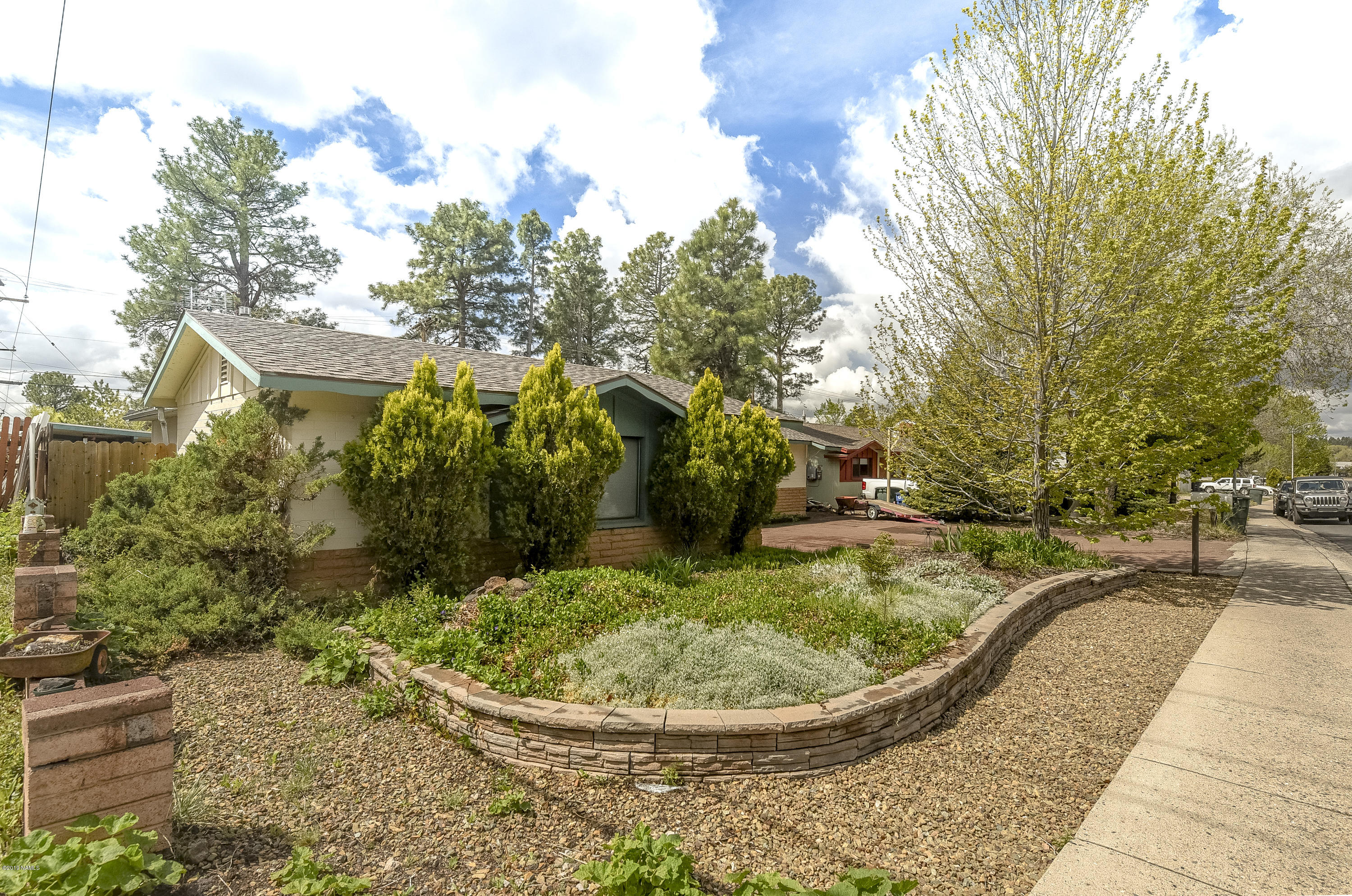 2435 East Lockett Road Flagstaff, AZ 86004 - Photo 3 of 25 Front View 2
