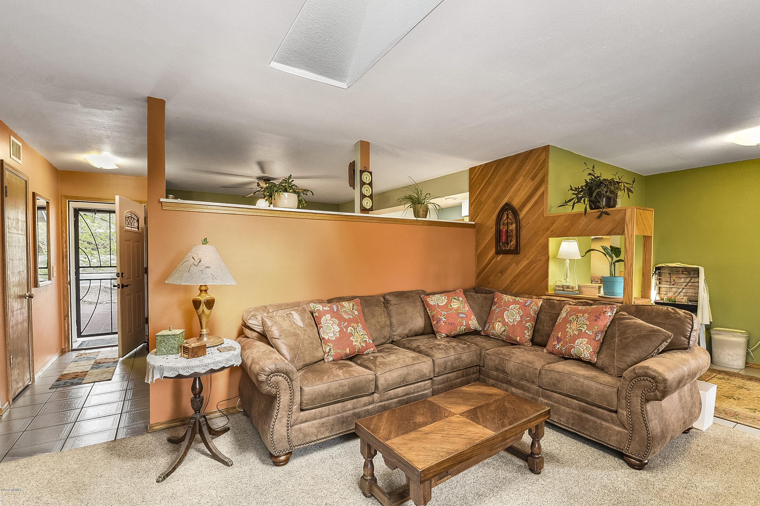2435 East Lockett Road Flagstaff, AZ 86004 - Photo 7 of 25 Living Room
