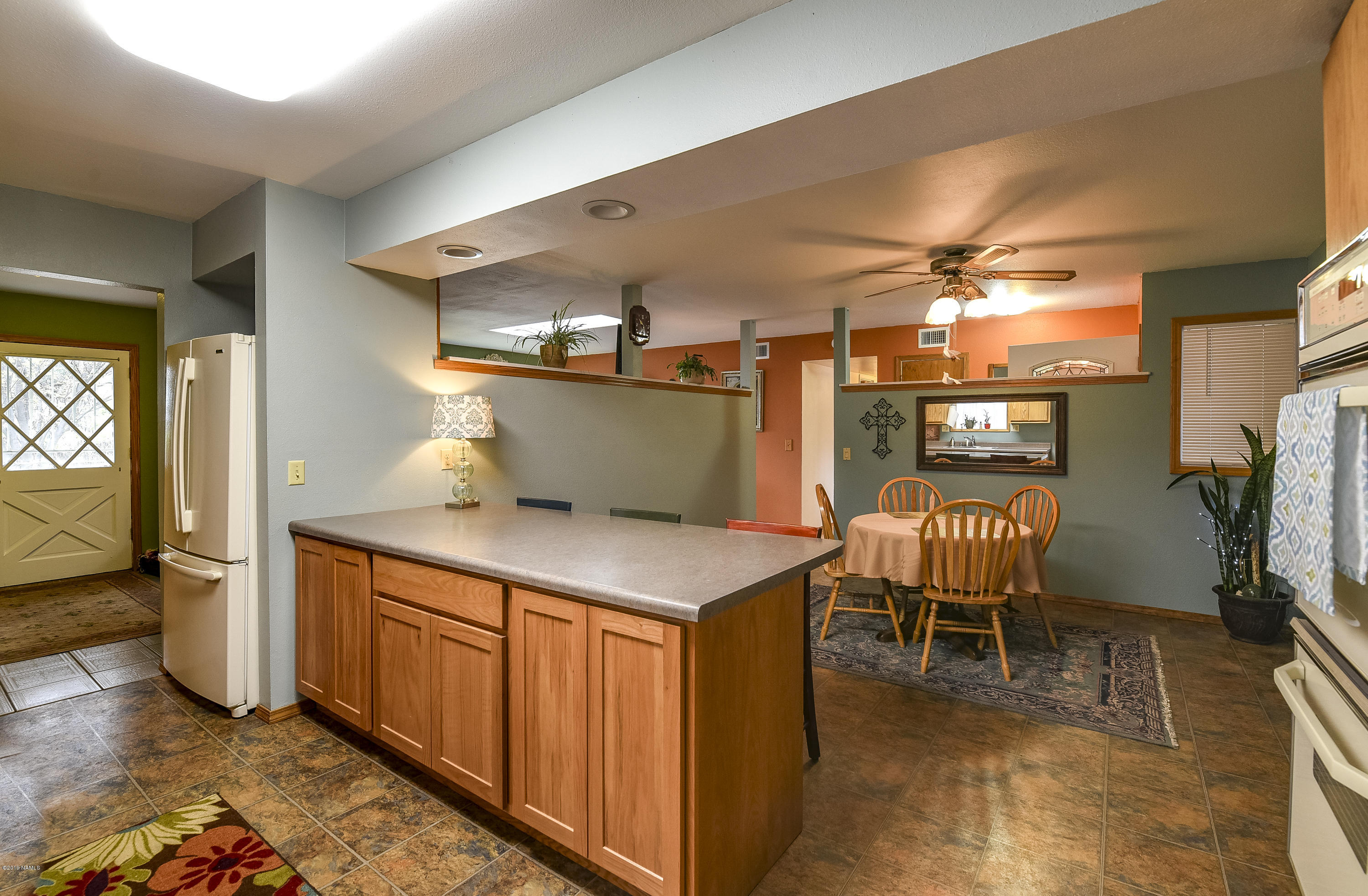 2435 East Lockett Road Flagstaff, AZ 86004 - Photo 10 of 25 Kitchen & dining