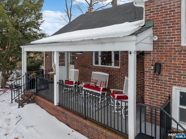 $989,999 | 922 Wildwood Road, Oradell, NJ 07649