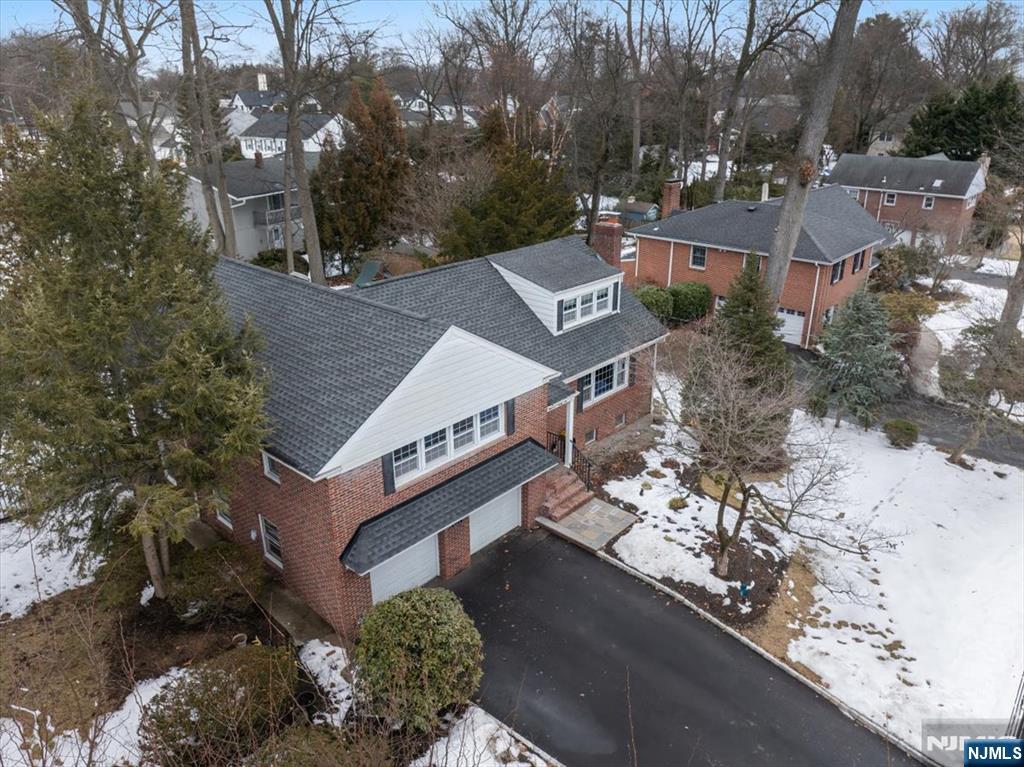 922 Wildwood Road Oradell, NJ 07649 - Photo 4 of 42