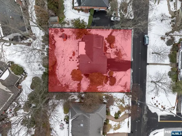 $989,999 | 922 Wildwood Road, Oradell, NJ 07649