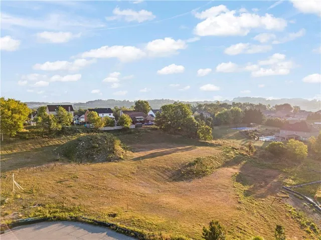 $165,000 | 2220 Watchfield Drive, South Park, PA 15129