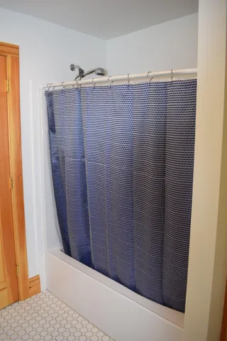 $2,400 | 46 Little River Road, Kingston, NH 03848