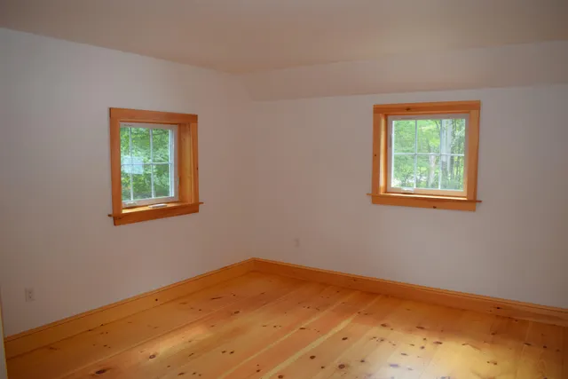 $2,400 | 46 Little River Road, Kingston, NH 03848