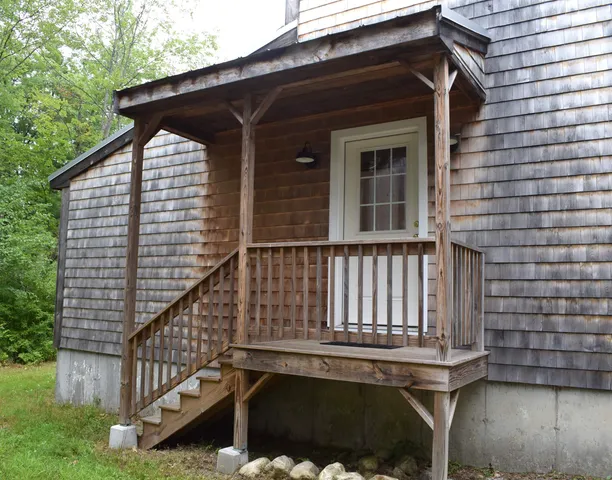 $2,400 | 46 Little River Road, Kingston, NH 03848