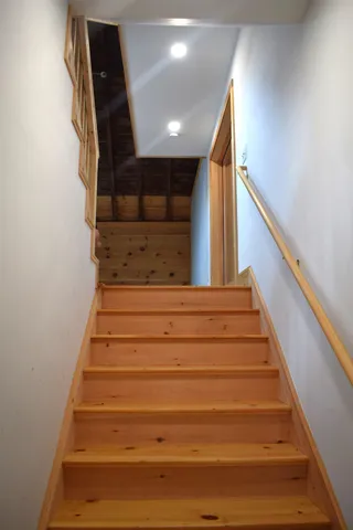 $2,400 | 46 Little River Road, Kingston, NH 03848