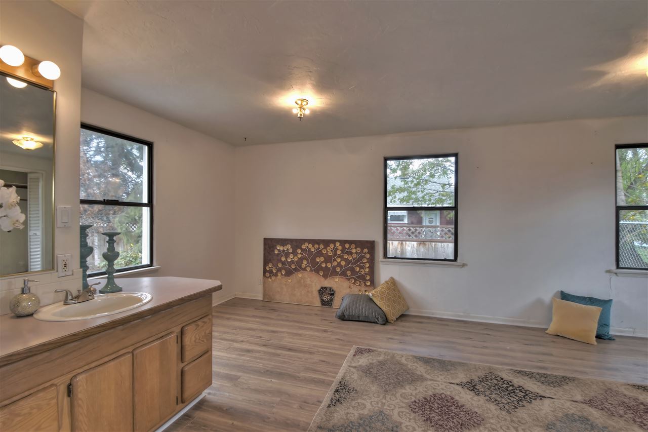 2803 North Stout Road Spokane Valley, WA 99206 - Photo 13 of 20
