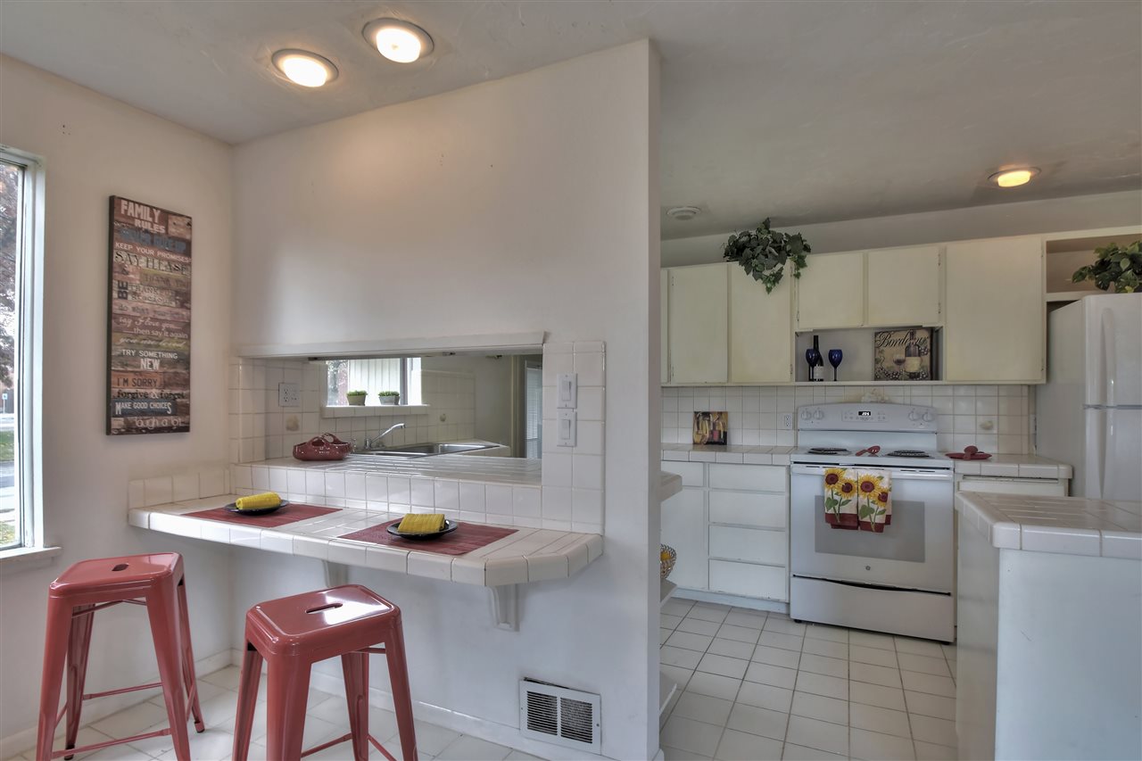 2803 North Stout Road Spokane Valley, WA 99206 - Photo 8 of 20