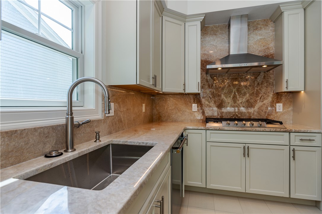 15 Hampton Road, Unit 20 Coventry, RI 02816 - Photo 23 of 50