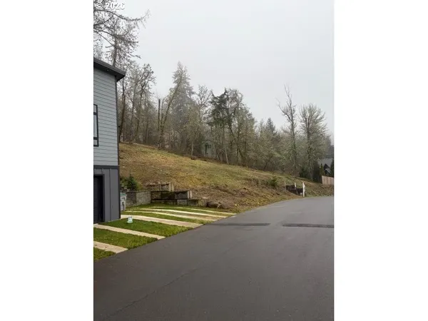 $79,900 | 3586 Colony Oaks Drive, Unit 5, Eugene, OR 97405