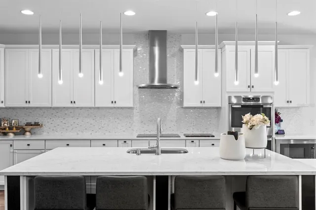 $1,100,000 | 10710 Foxtail Pasture Way, Tampa, FL 33647